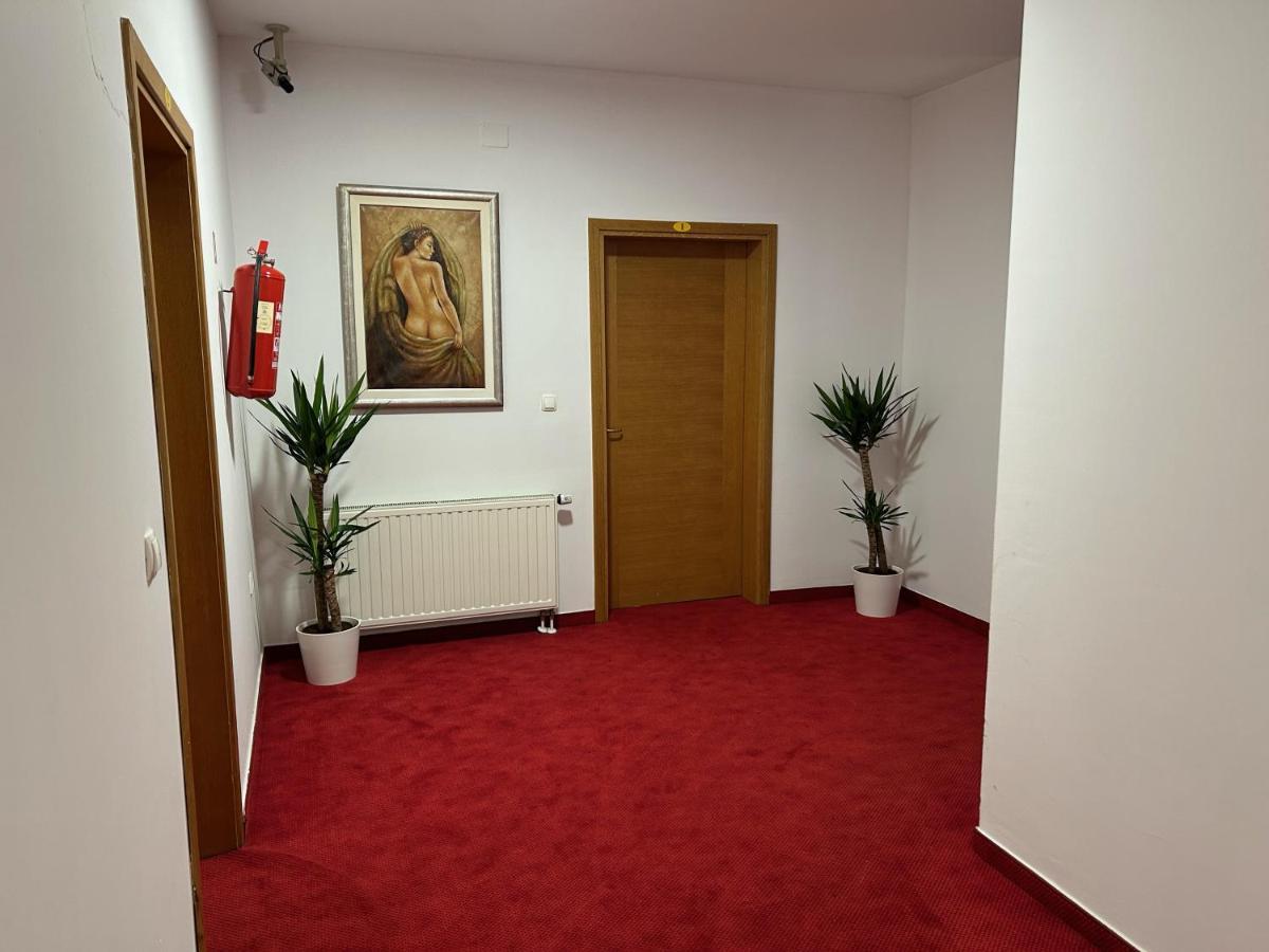 Rooms Elez Sesvete Buitenkant foto