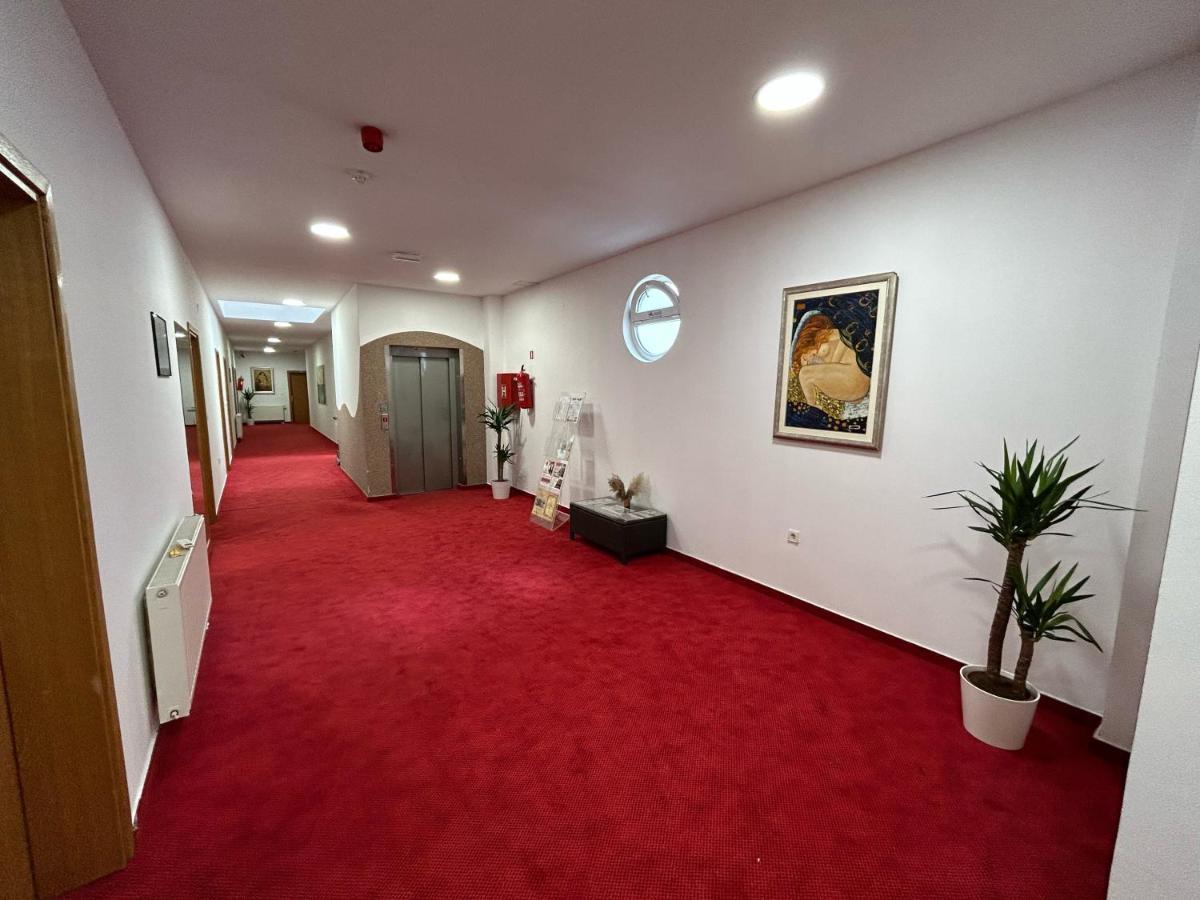 Rooms Elez Sesvete Buitenkant foto