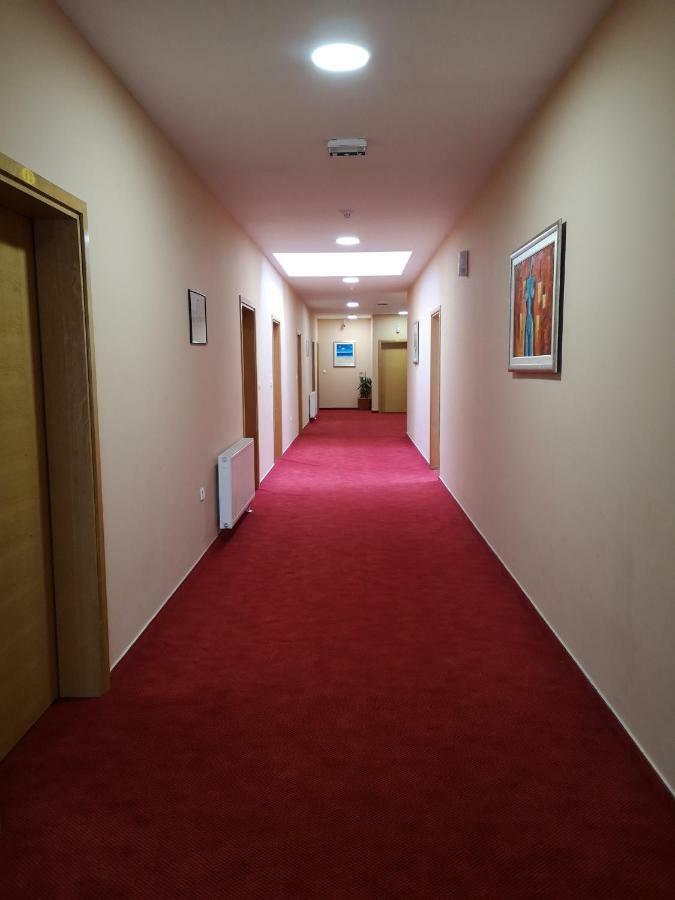 Rooms Elez Sesvete Buitenkant foto